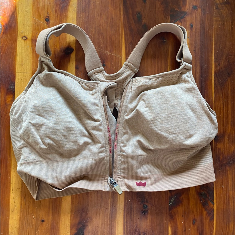 Shefit low impact sports bra 2luxe